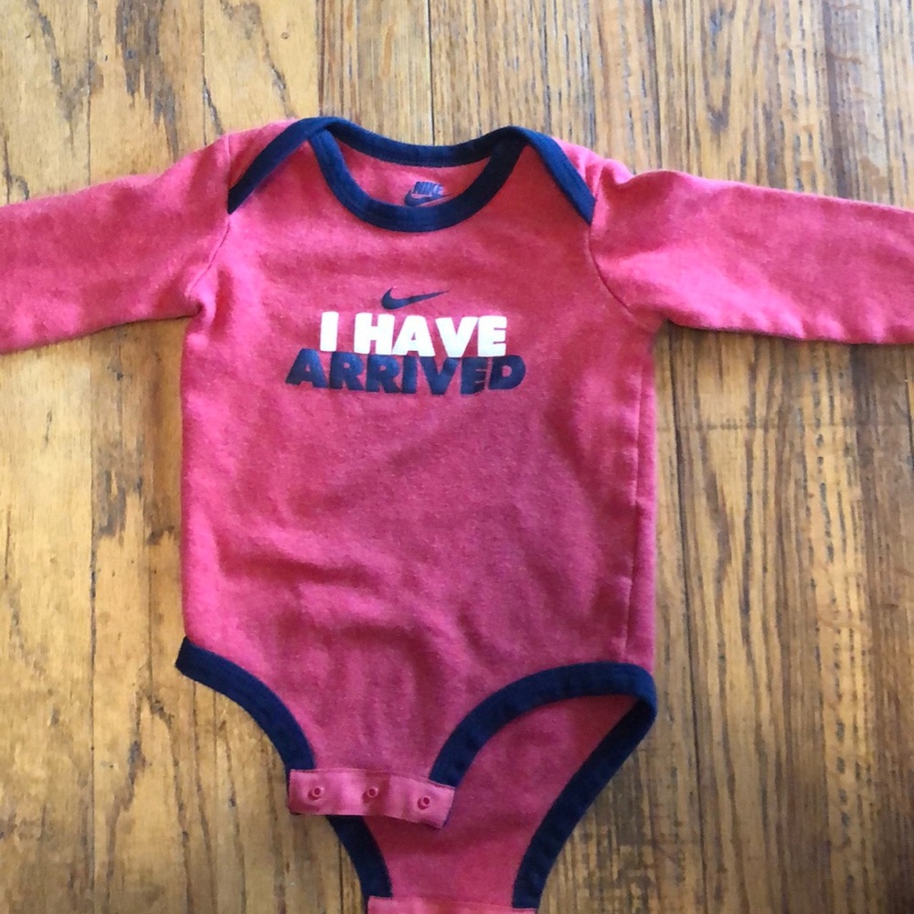 Nike bodysuit 9-12m